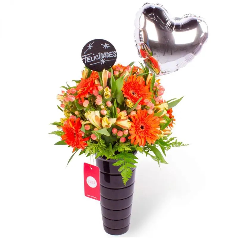 Felicidades Naranja - Arreglo floral con globo, gerberas y astromelias naranjas e hypericum