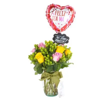Reina Madre Amarillo y Lila - Florero con 9 rosas e hypericum, globo y pizarra