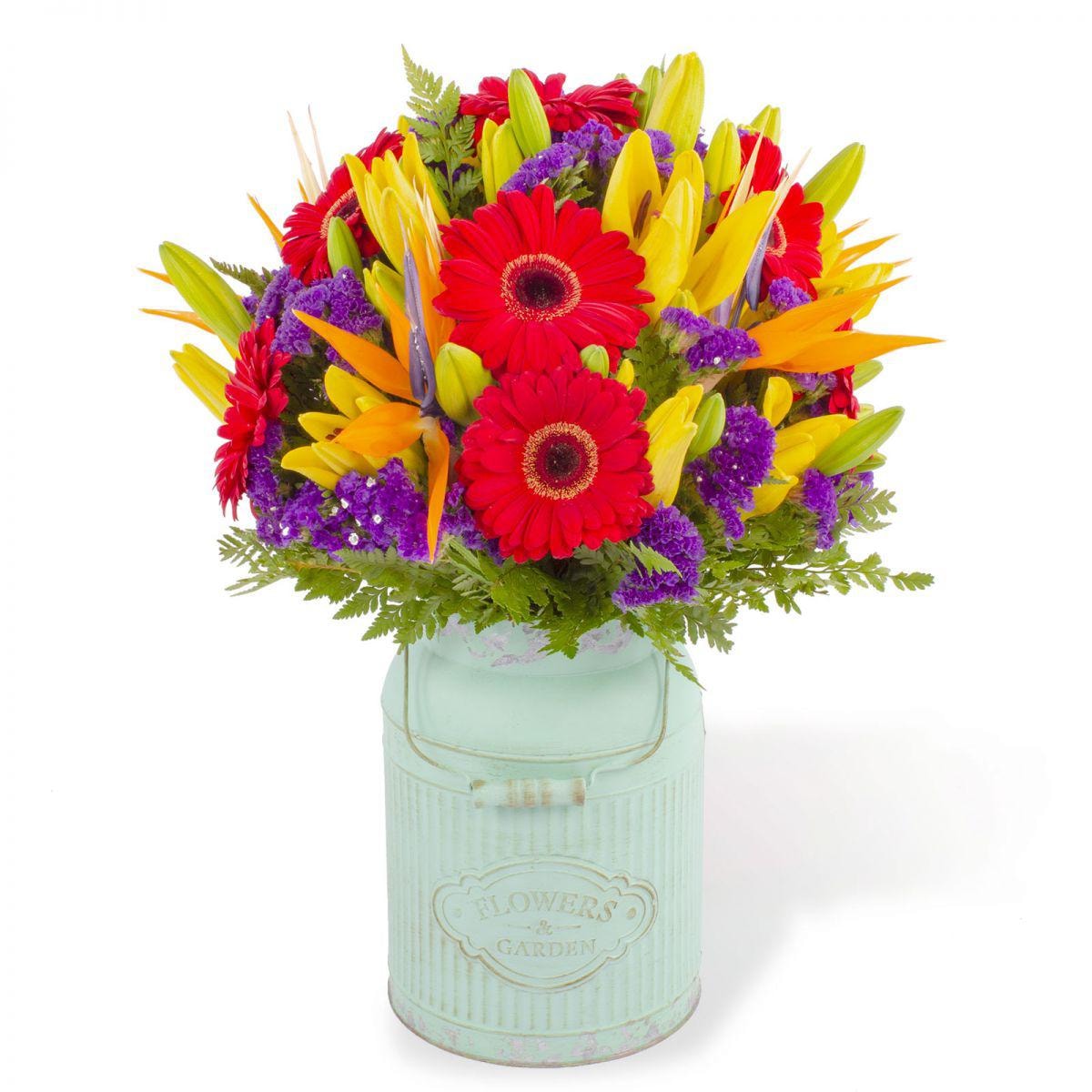 Abril Garden - Arreglo floral con gerberas rojas, liliums amarillos, aves del paraíso y statice morado - Imagen 1