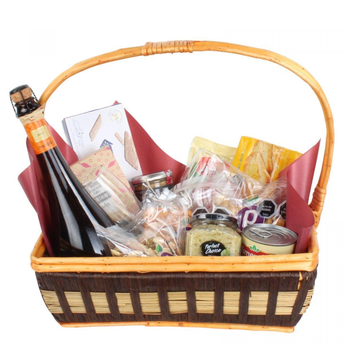 Set de Regalo Celebración - Canasto de mimbre con espumante, copas y picoteo - Imagen 1