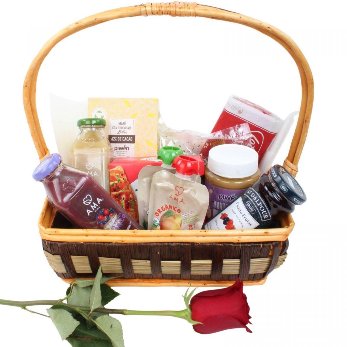 Set de regalo Picnic para dos - Canasto de picnic con jugo orgánico, compota de fruta, mantequilla de maní y mermelada, tostadas, galletas y frutos secos - Imagen 1