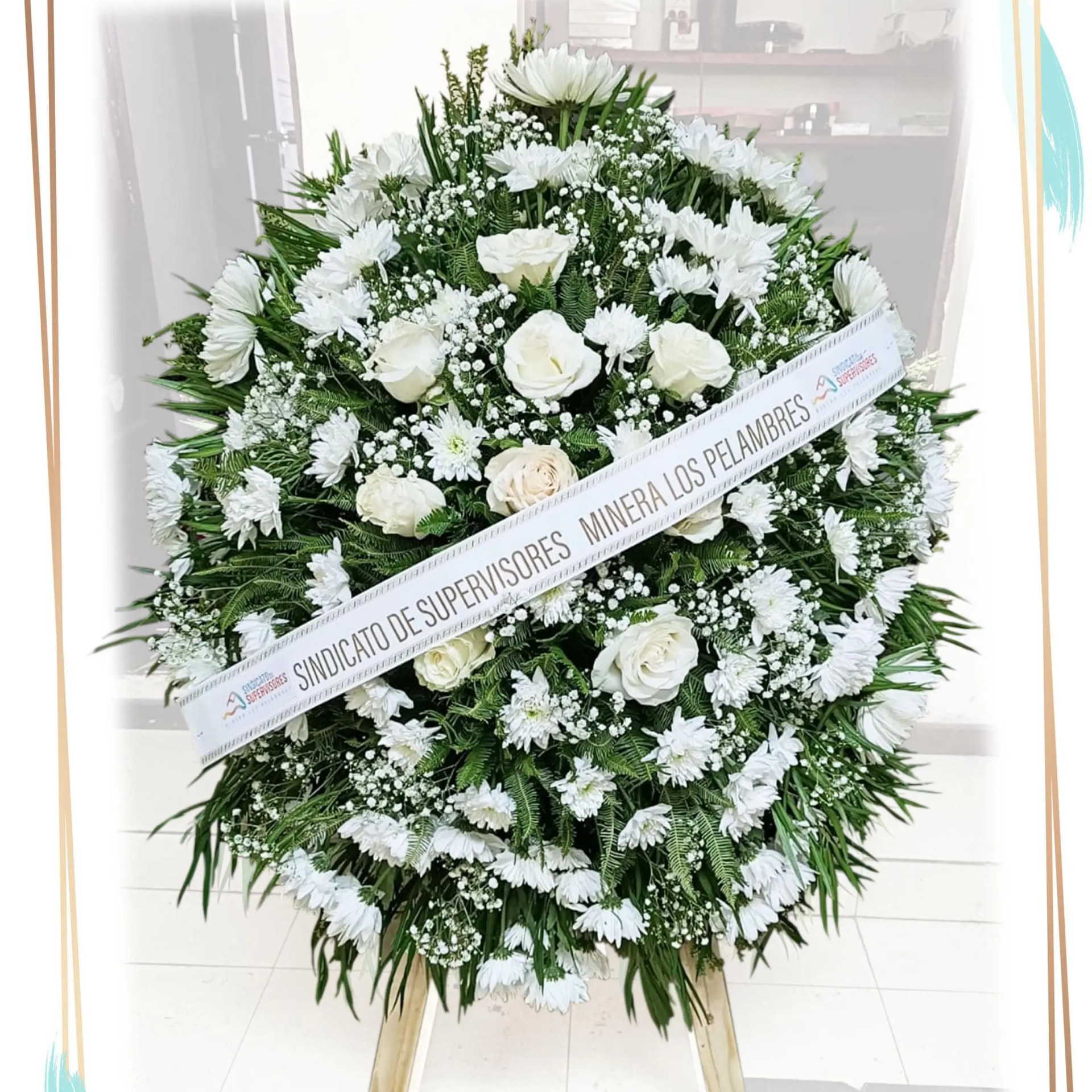 ARREGLO FLORAL CONDOLENCIAS ATRIL