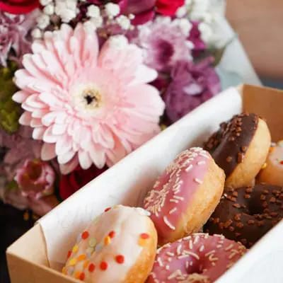 Ramo mediano + caja 6 mini donuts