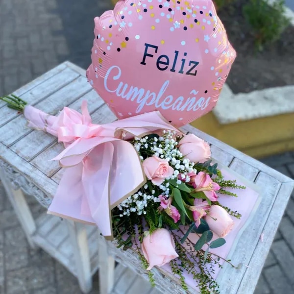 Feliz Cumpleaños: Bouquet de Amor y Alegría