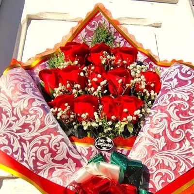 RAMO REINA 12 rosas rojas