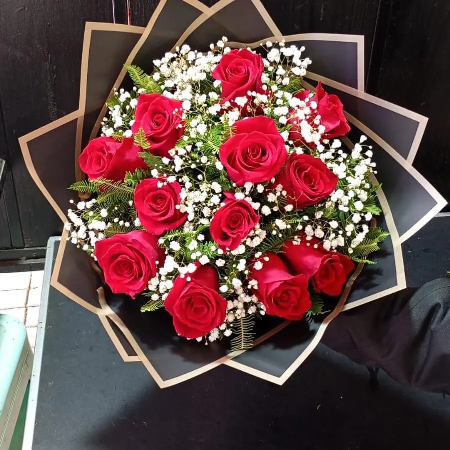 Ramo 12 Rosas Deluxe