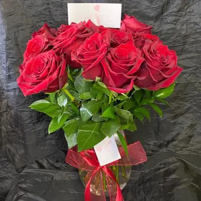 Florero 12 rosas rojas