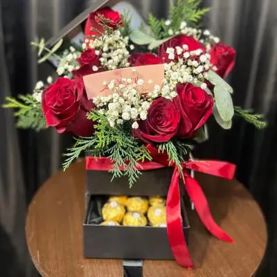 Box de rosas y chocolates (consultar colores de rosas)