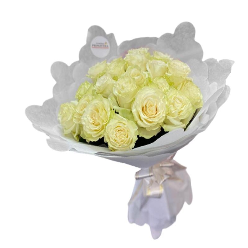 Docena de rosas ramo de manos - Imagen 1