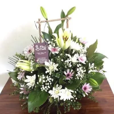 Fantasía Canastilla de Condolencias – Flores Mixtas | Flor d
