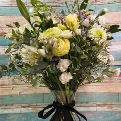 Florero de Condolencias – Flores Mixtas | Flor de Café