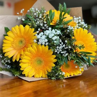 RAMO 5 GERBERAS AMARILLAS 21S