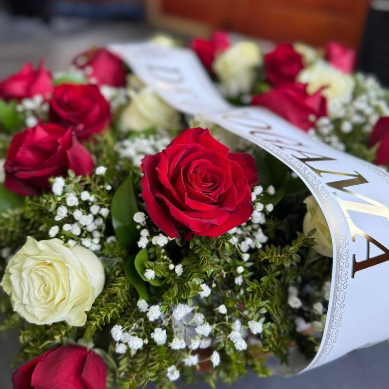 Corona condolencia 25 Rosas con Texto - Imagen 1