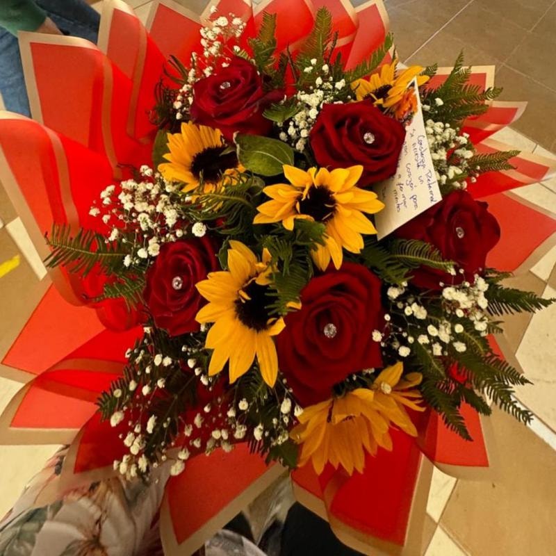 Ramo Mixto Rosa y Girasol - Imagen 1