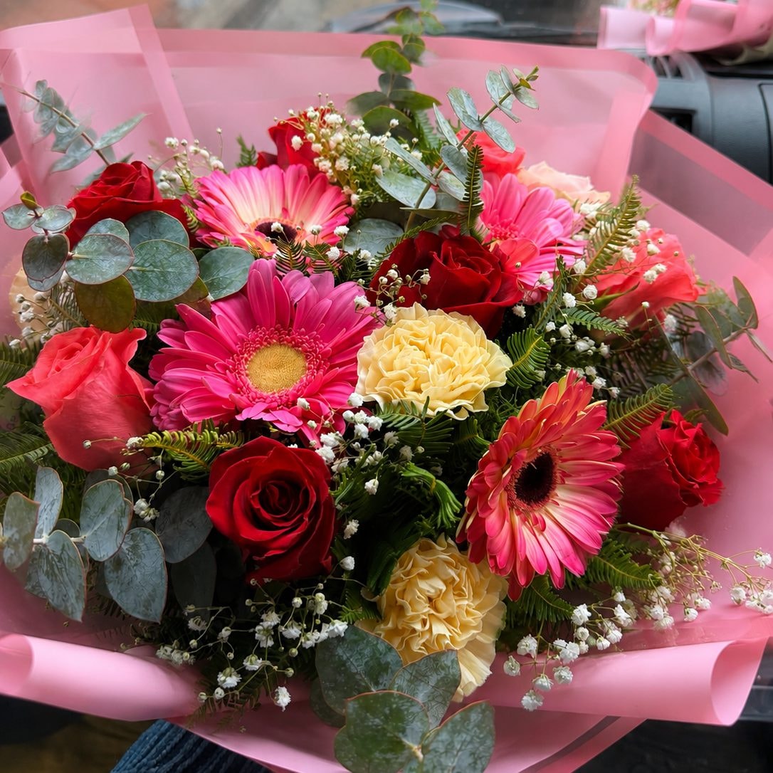 Mix rosas yerbera y más - Imagen 1
