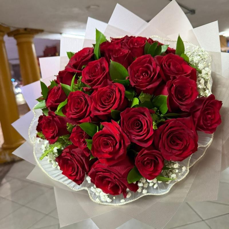 Ramo redondo 30 rosas - Imagen 1