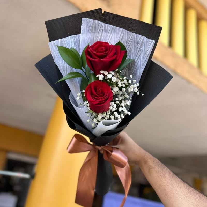 Pequeño ramo de 2 rosas - Imagen 1