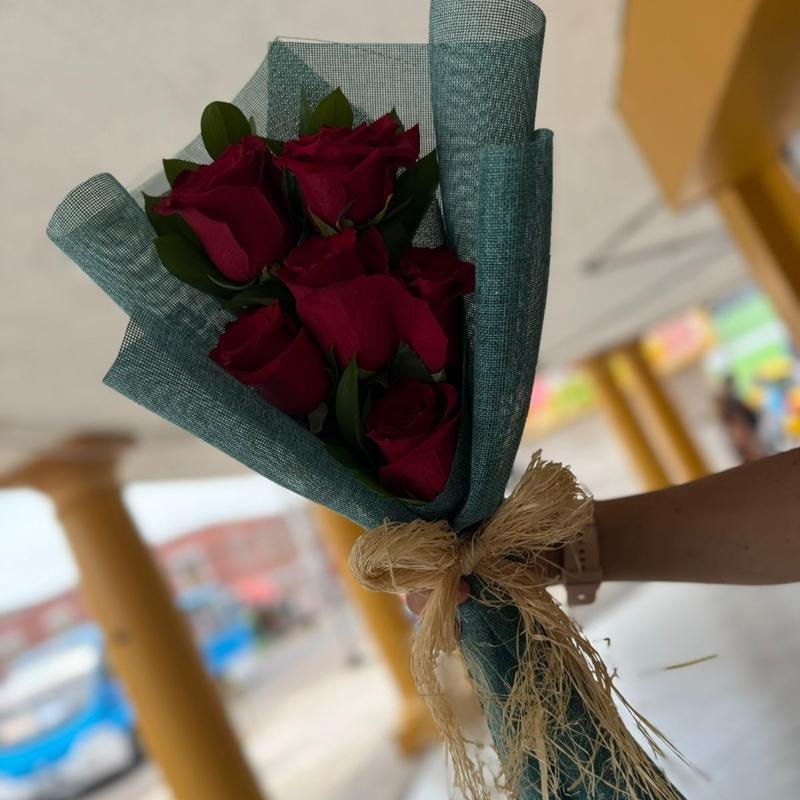 Ramo de 4 rosas - Imagen 4