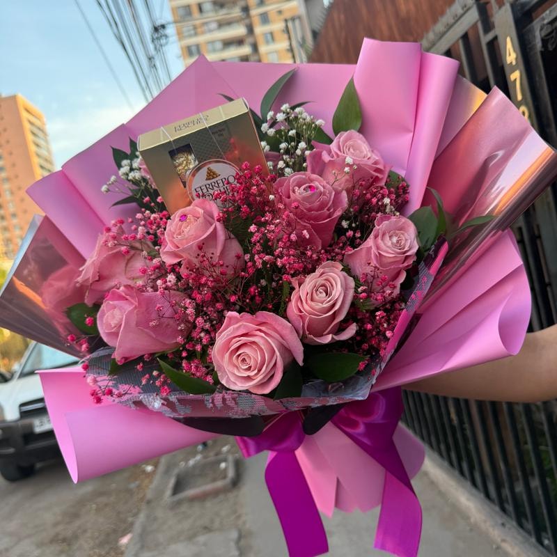 Ramo de rosas con chocolates - Imagen 2