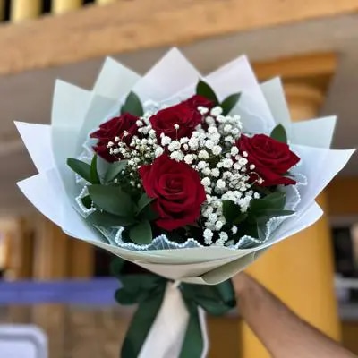 Ramo de rosas rojas