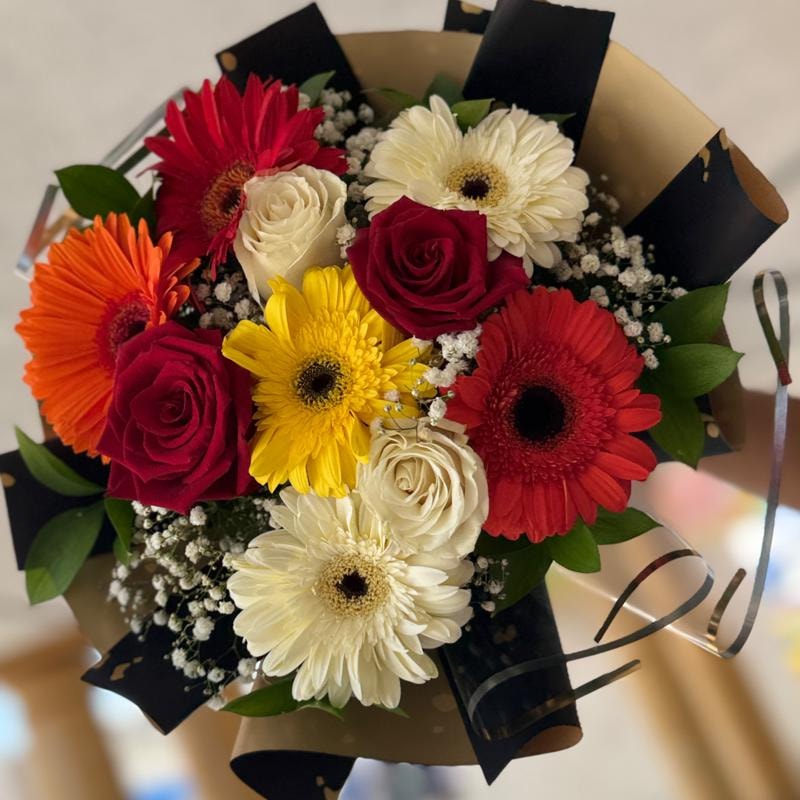 Ramo de Rosas y Gerberas - Imagen 1