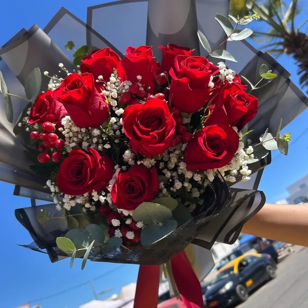 Ramo de 12 rosas rojas