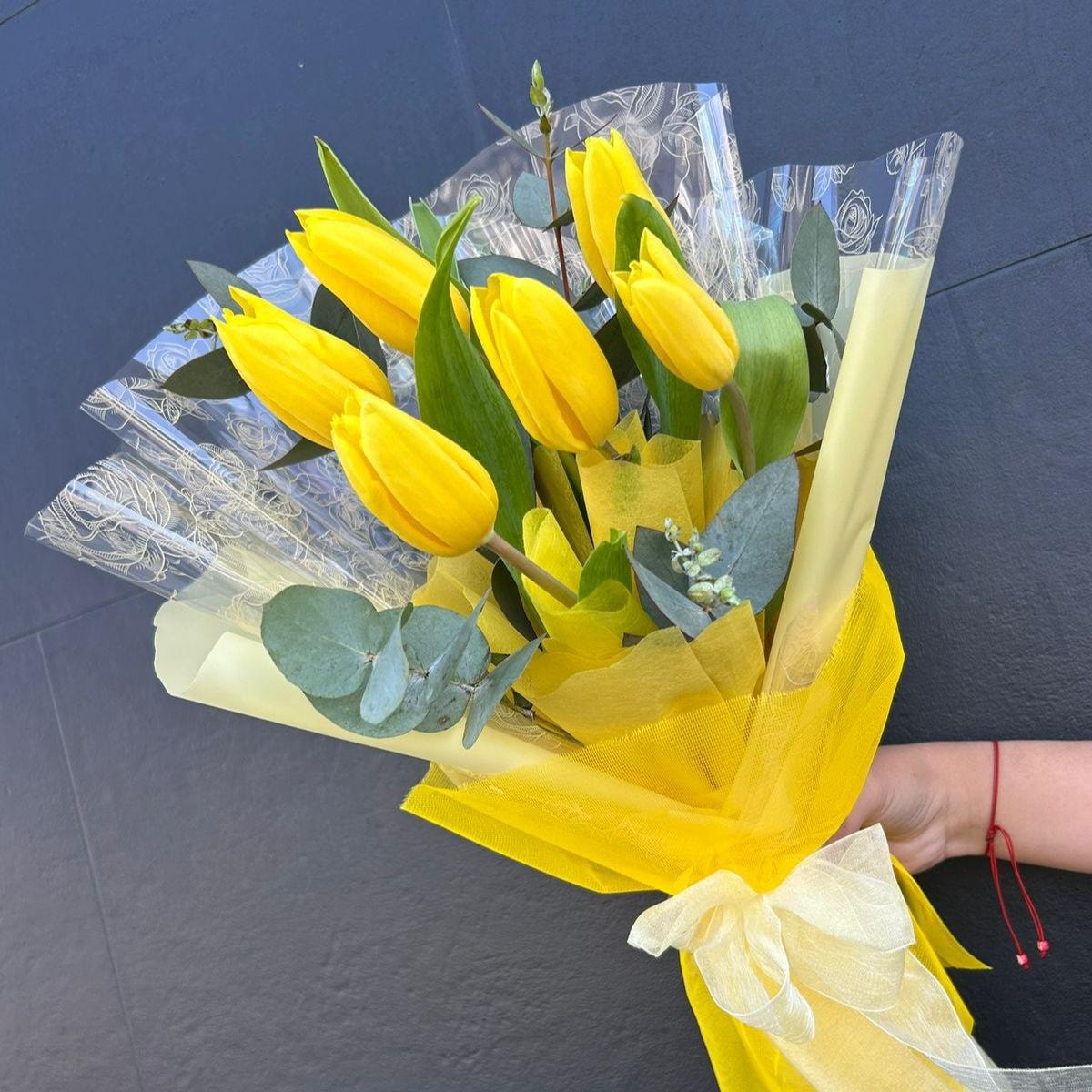 Ramo de tulipanes amarillos - Imagen 1