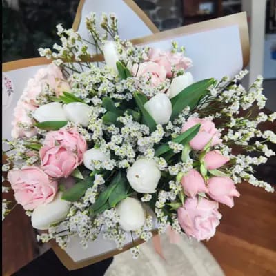 Ramo Nacimiento ( Tulipanes/ minirosas)
