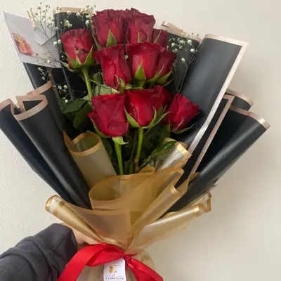 Bouquet 12 rosas ROJAS (Papel Negro).