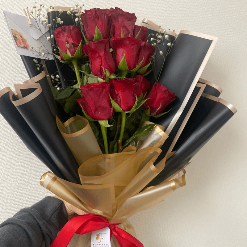 Bouquet 12 rosas ROJAS (Papel Negro). - Imagen 1