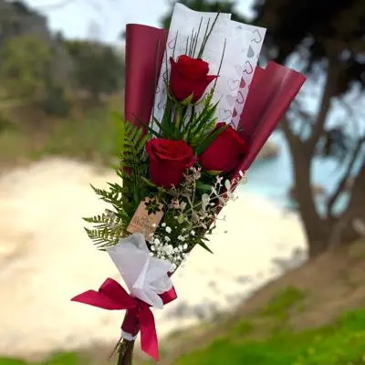 Bouquet de tres Rojas