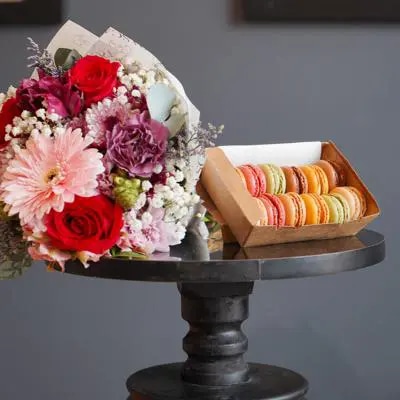 Ramo Silvestre Mediano + Caja de 12 Macarons