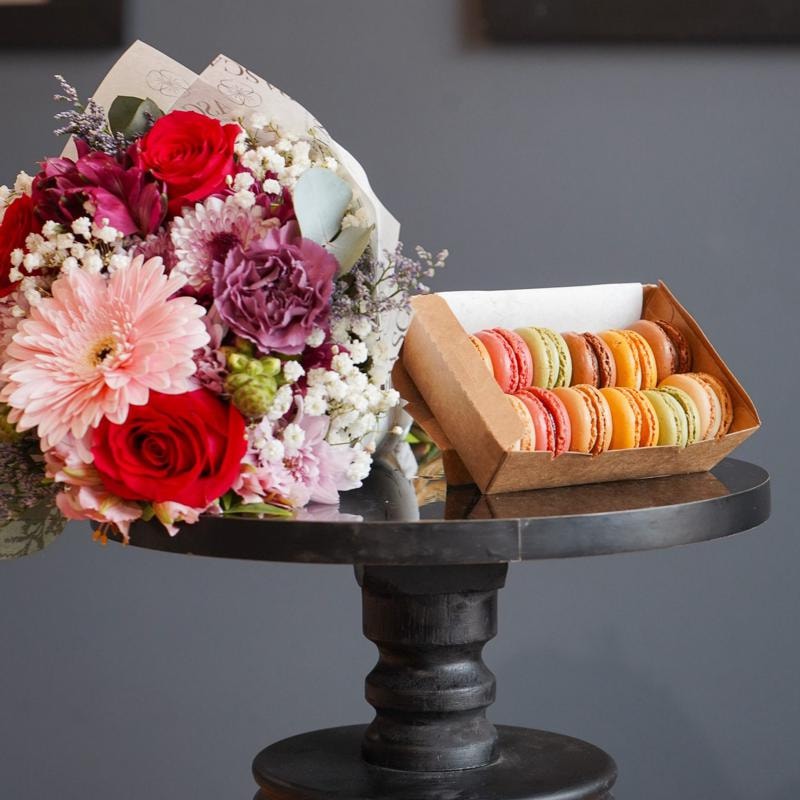 Ramo Silvestre Mediano + Caja de 12 Macarons - Imagen 1