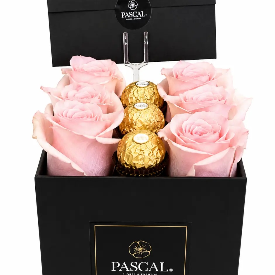Caja de 6 rosas + 4 bombones ferrero