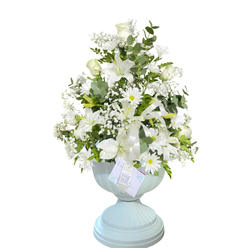 Arreglo Floral Blanco en Copa Ceremonial - Imagen 1