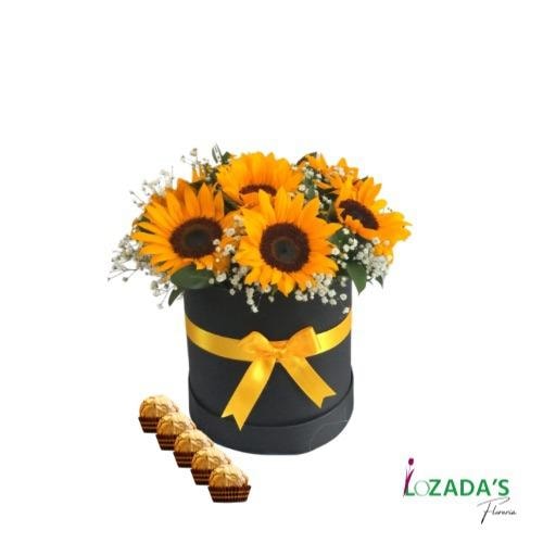 Arreglo de 5 Girasoles - en Caja Tambor Negra + 5 Bombones - Imagen 1