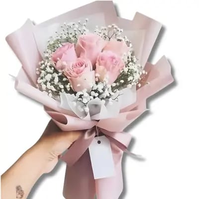 Danna - Ramo de Rosas Rosadas y Gypsophila Personaliza