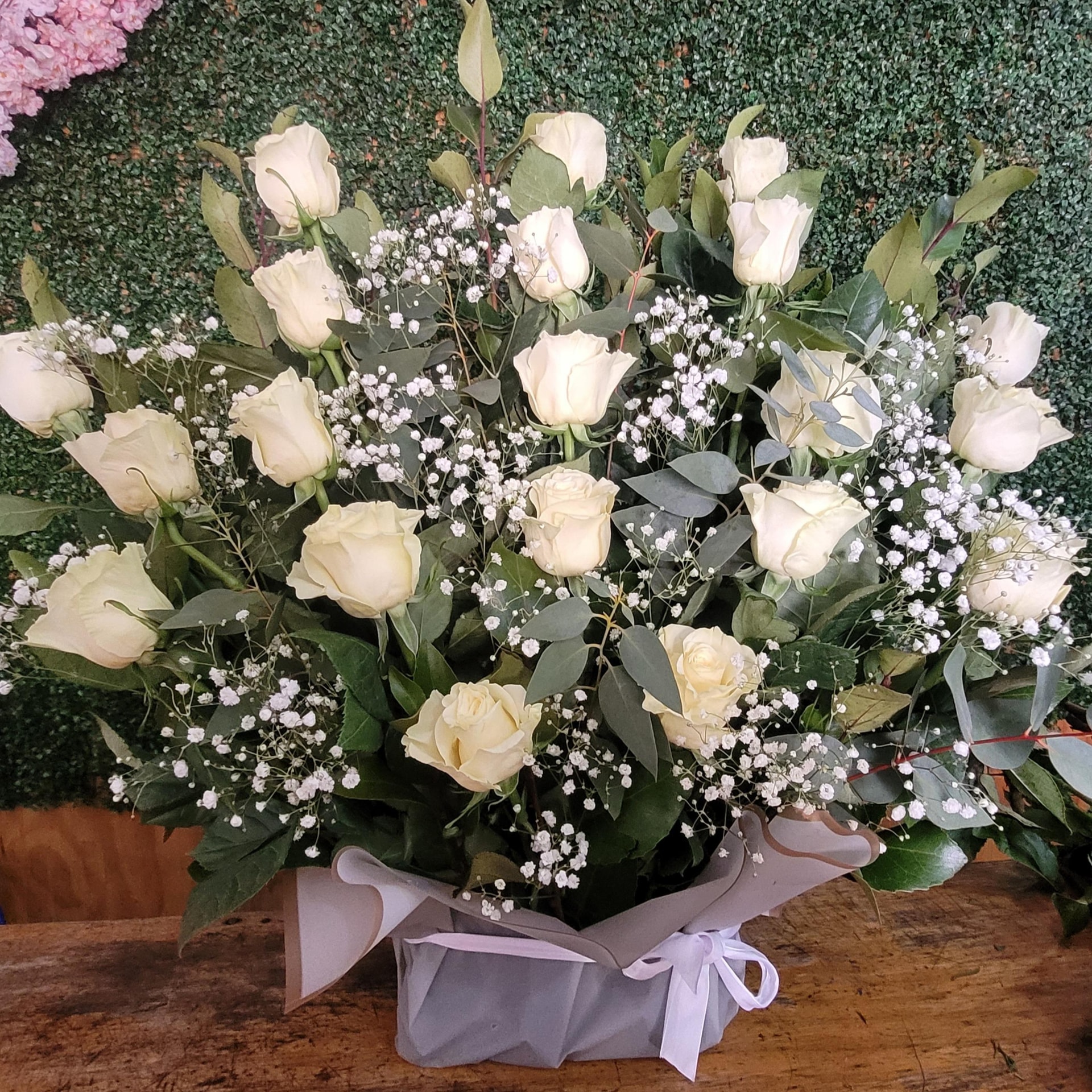 Arreglo Rosas Blancas Defunción - Imagen 1