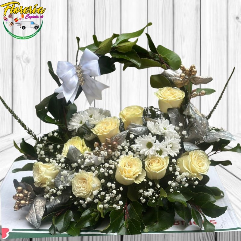Arreglo fúnebre de 8 rosas ecuatorianas - Imagen 1