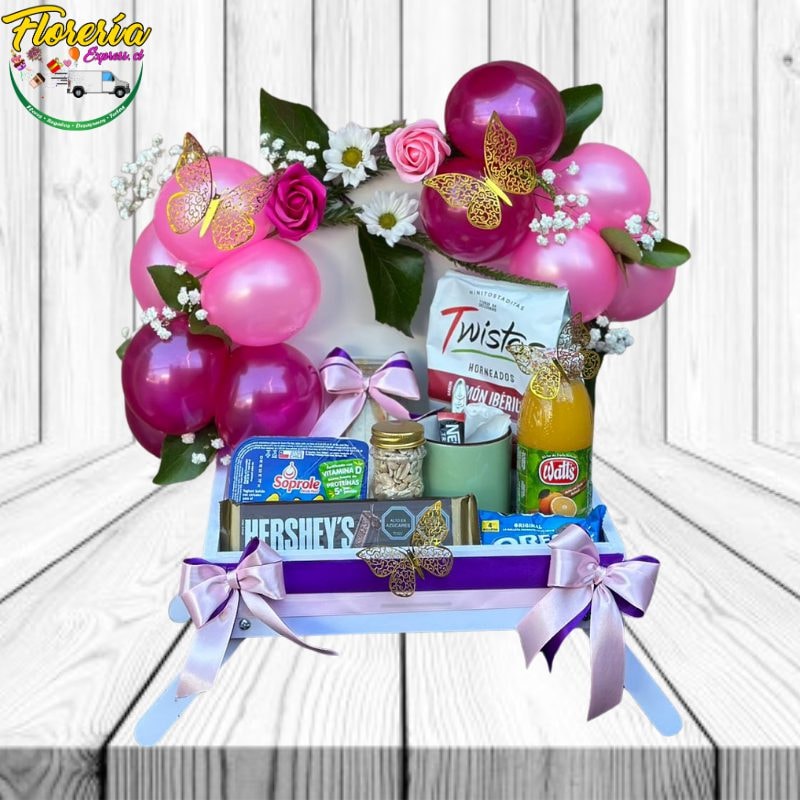 Bandeja a la cama con rosas jabón - Imagen 1