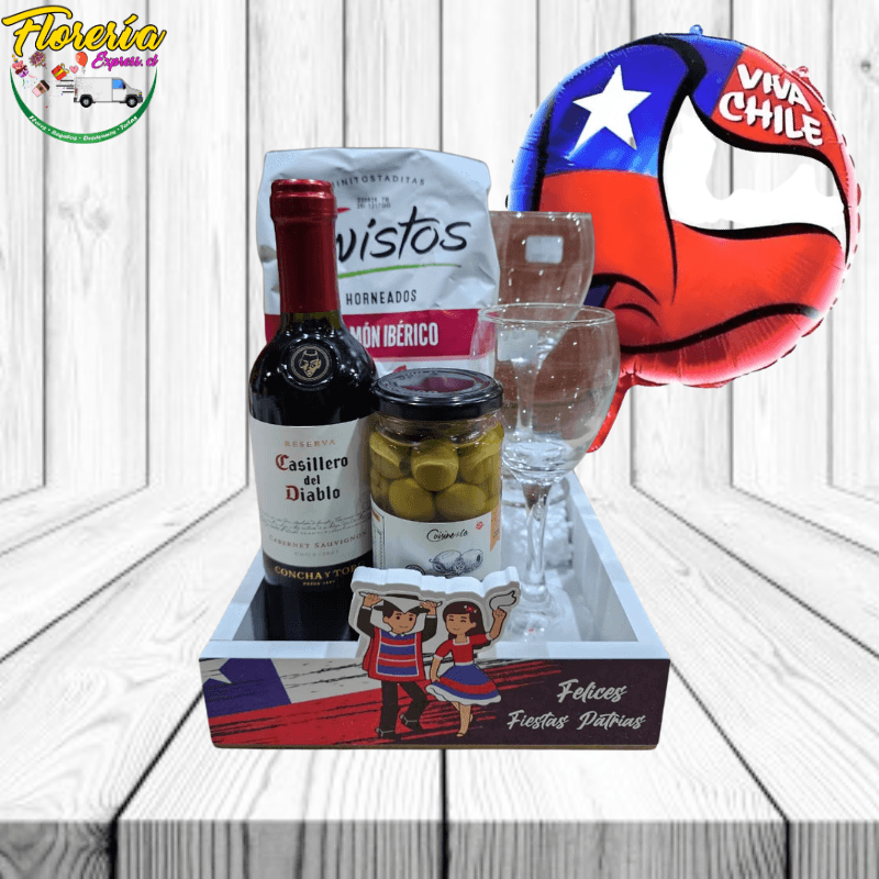 FECHAS PATRIAS VINO, ACEITUNAS, TWISTO, 2 COPAS Y GLOBO - Imagen 1