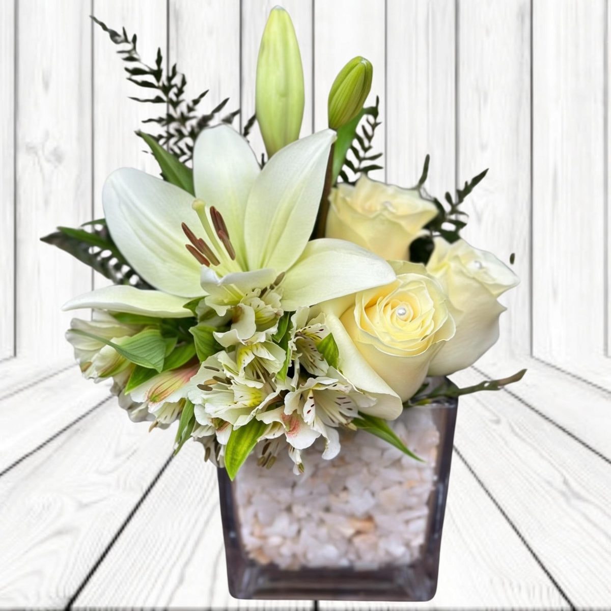 CUBO 3 ROSAS, 2 LILIUM, FOLLAJE - Imagen 1