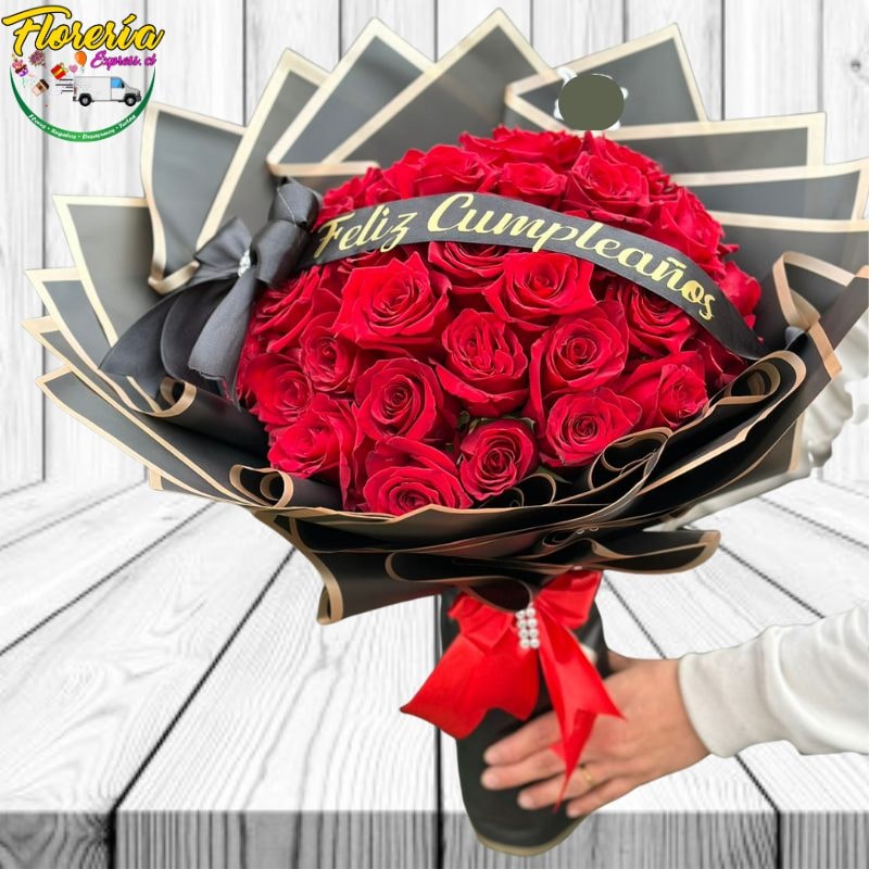 Ramo buchón de 30 rosas importadas y cinta - Imagen 1