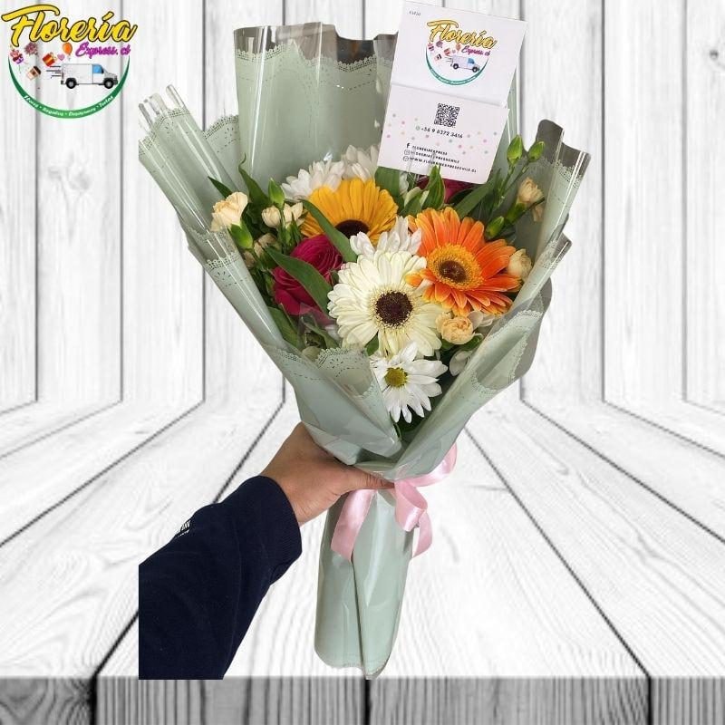 RAMO 3 ROSAS 3 GERBERAS Y FOLLAJE DE ESTACION - Imagen 1