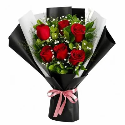 HERMOSO RAMO 6 ROSAS, FOLLAJE Y LINDA ENVOLTURA