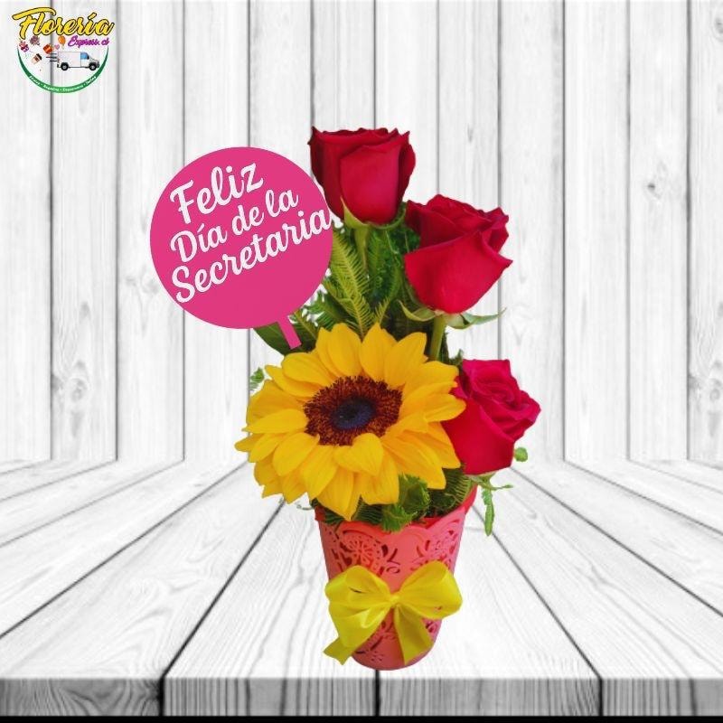 Base con 1 girasol, 3 rosas y topper dia de la secretaria - Imagen 1