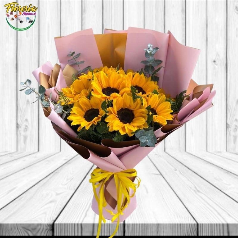 Ramo 10 Girasoles, follaje y linda envoltura - Imagen 1