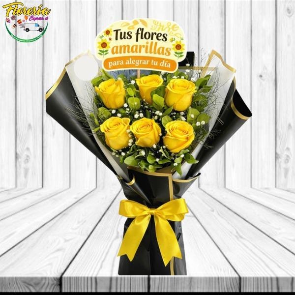 Hermoso ramo 6 rosas, follaje y topper flores amarillas - Imagen 1