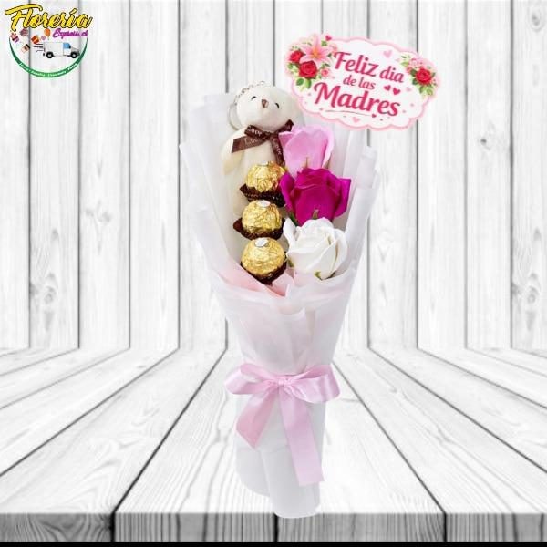 Ramo mama: 3 rosas jabon, 3 bombones ferrero, 1 peluchito - Imagen 1